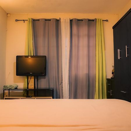 Apartment With Private Rooftop 450 M From The Beach Flic-en-Flacq Extérieur photo