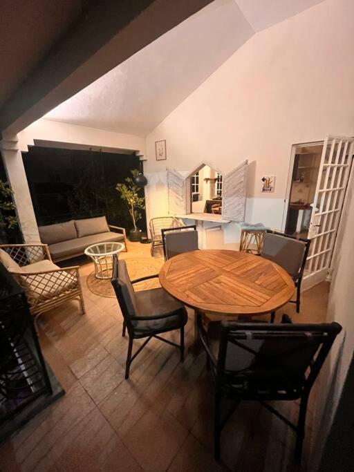 Apartment With Private Rooftop 450 M From The Beach Flic-en-Flacq Extérieur photo